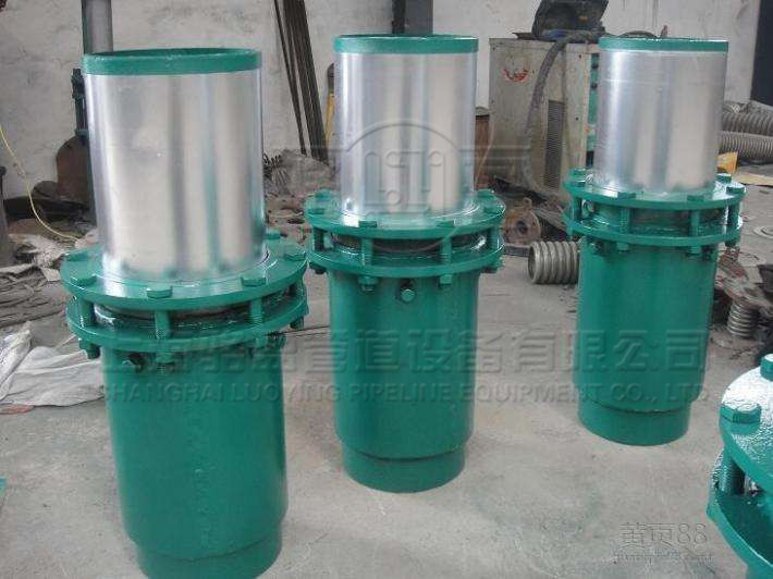 套管式補(bǔ)償器安裝使用注意事項(xiàng) 套管式補(bǔ)償器安裝使用注意事項(xiàng)