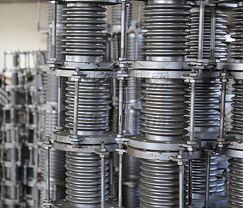 補償器在管道中的作用與安裝注意要點 補償器在管道中的作用與安裝注意要點