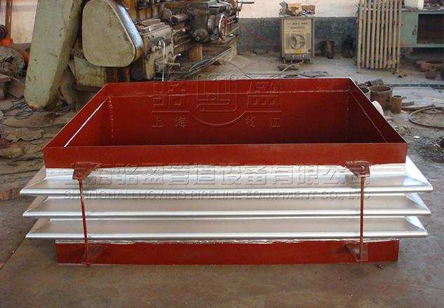 矩形<a href=http://izacollection.com target=_blank class=infotextkey>補(bǔ)償器</a>