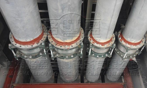 波紋<a href=http://izacollection.com target=_blank class=infotextkey>補(bǔ)償器</a>安裝現(xiàn)場圖