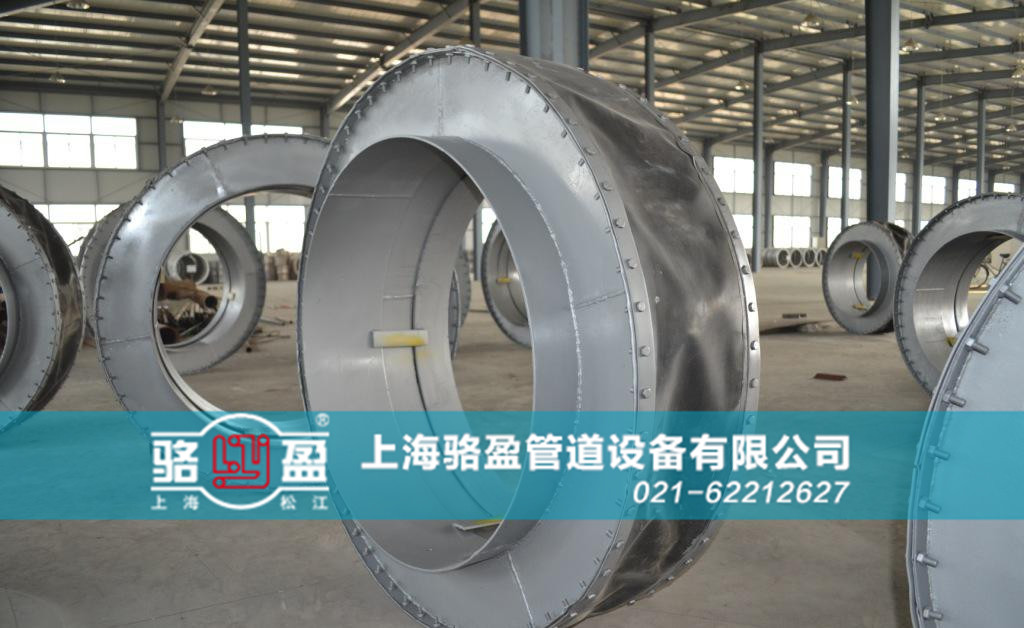 <a href=http://izacollection.com target=_blank class=infotextkey>非金屬補(bǔ)償器</a>生產(chǎn)車間